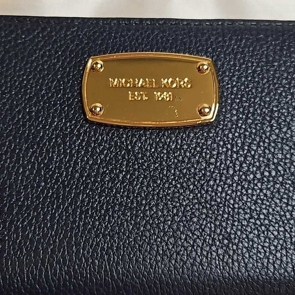 Michael Kors Zip Around Wallet clutch NAVY BLUE Gold Hardware - Picture 4 of 12